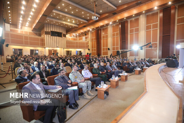 مراسم چهل و سومین سالگرد جهاد دانشگاهی و تقدیر از جهادگران نمونه کشوری با حضور روح الله دهقانی فیروزآبادی معاون علمی، فناوری و اقتصاد دانش بنیان رئیس جمهور، حسن مسلمی نائینی رئیس جهاد دانشگاهی شامگاه امروز دوشنبه ۱۶ مرداد ماه ۱۴۰۲ در سالن همایش‌های پژوهشگاه رویان جهاد دانشگاهی برگزار شد