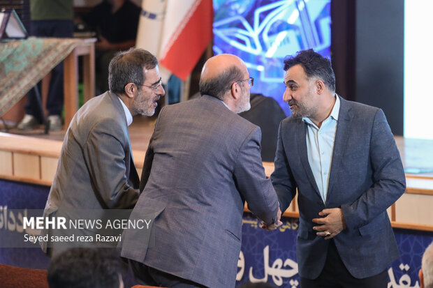 روح الله دهقانی فیروزآبادی معاون علمی، فناوری و اقتصاد دانش بنیان رئیس جمهور در مراسم چهل و سومین سالگرد جهاد دانشگاهی حضور دارد