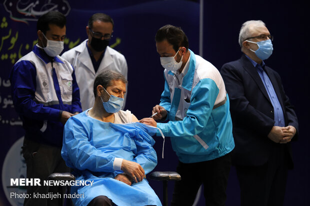 مراسم تزریق نخستین واکسن مشترک ایران و کوبا