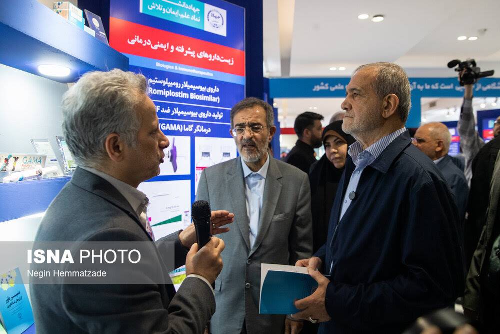 بازدید رئیس‌جمهور از دستاوردهای جهاد دانشگاهی؛ از موتور قطار تا چراغ باند فرودگاه